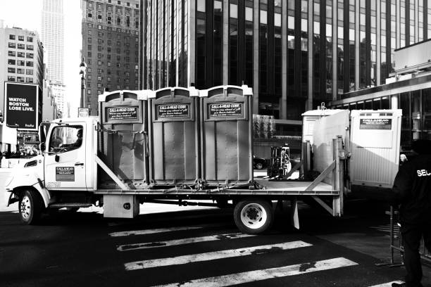 Best Portable toilet rental cost  in Charleston, IL